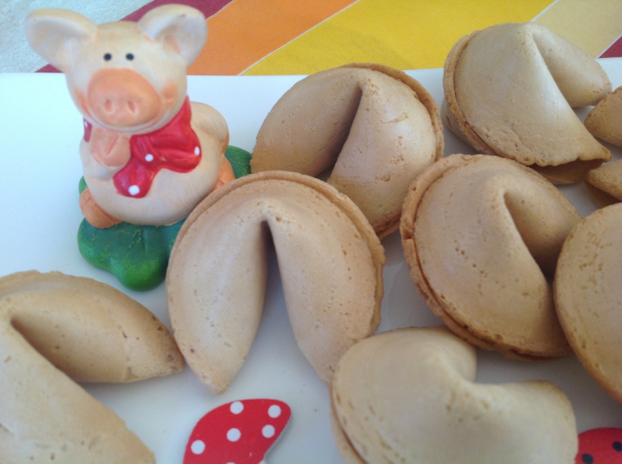 MAKE YOUR OWN FORTUNE COOKIES RECIPE