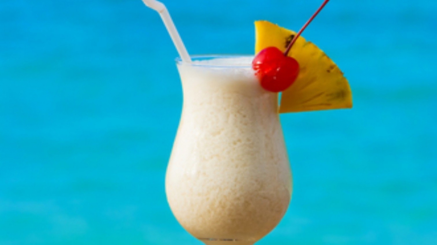 PINA COLADA RECEPT, JENODUCHÝ A EXOTICKÝ KOKTEJL (s ananasem a kokosem)