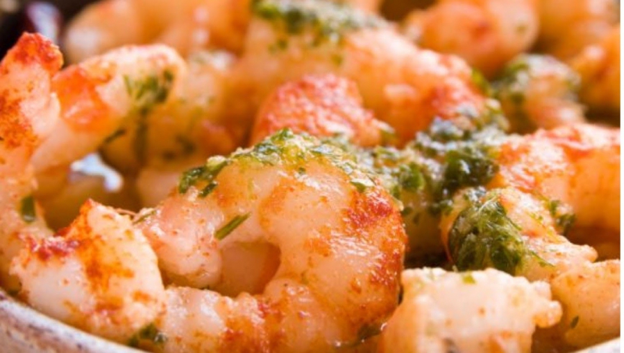 GREAT APPETIZER: PRAWN WITH GARLIC AND WINE SAUCE, MUST SEE!!!