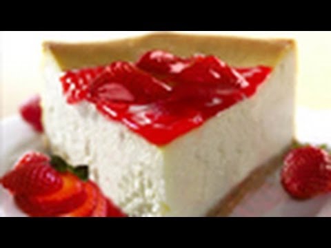 NEJCHUTNĚJŠÍ NEW YORK CHEESECAKE RECEPT, S JAHODOVOU POLEVOU. MUSÍTE VIDĚT!!!