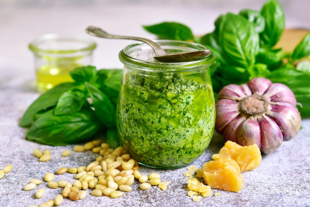 Bazalkové pesto