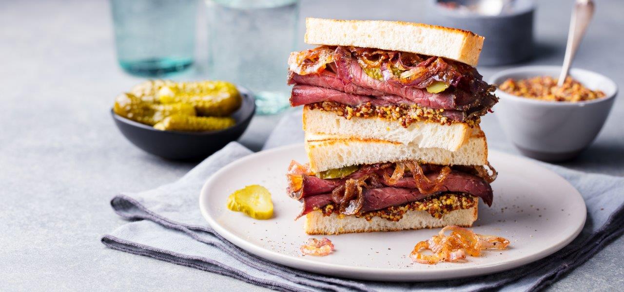 Hovězí PASTRAMI -sendvič