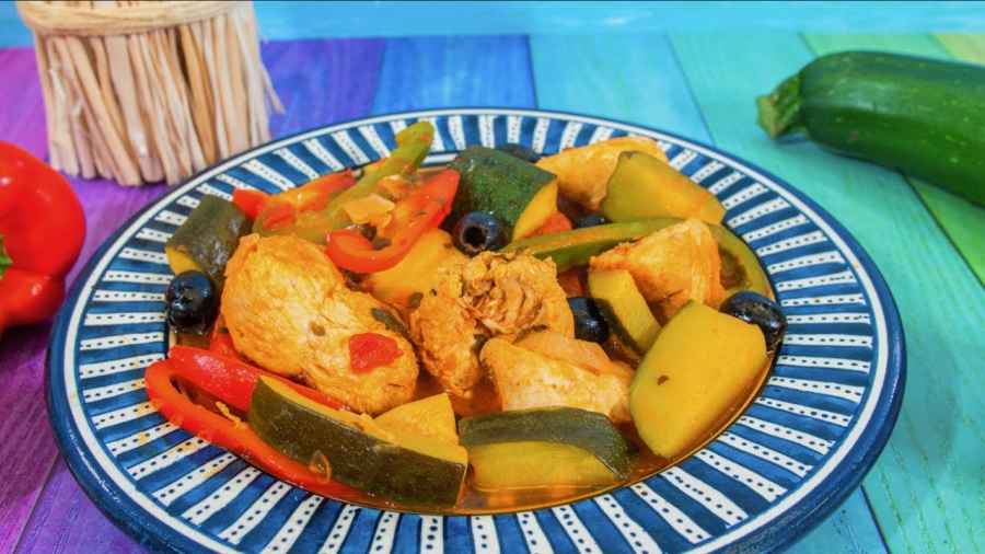 Zdravý fitness recept: kuřecí maso a zelenina Poulet a la Provencale  kuře na provensálsku