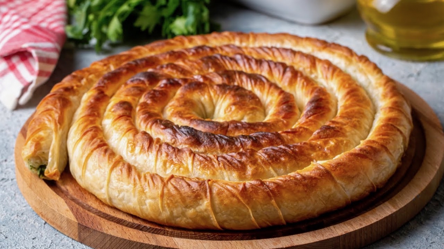 Recept který si každý zamiluje, jednoduchý na přípravu a vynikající: Burek plněný sýrem/plněný masem